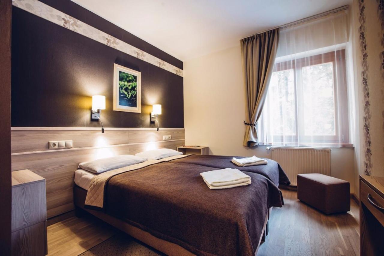 Natur Hotel Koevesteto Hosszuheteny Buitenkant foto