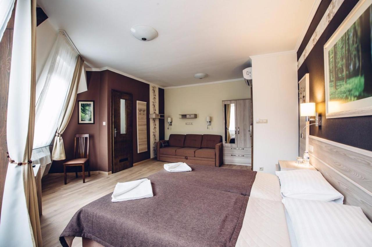 Natur Hotel Koevesteto Hosszuheteny Buitenkant foto